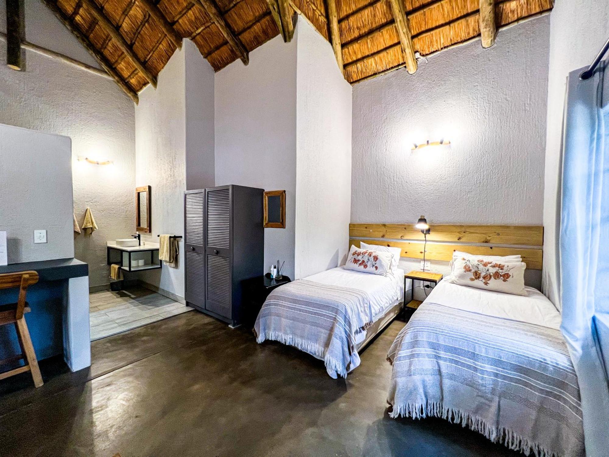 24 Degrees South Country Estate Villa Hoedspruit Exterior photo